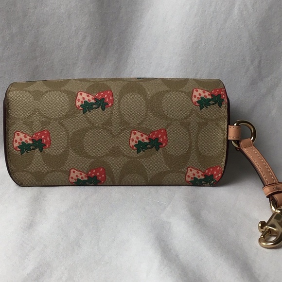 Coach Strawberry Sunglass Case Signature Canvas Khaki Turnlock - Picture 4 of 8
